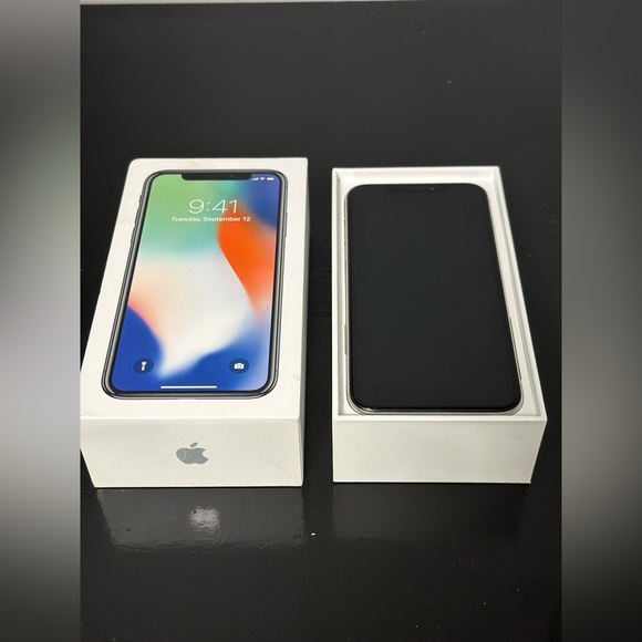 Apple IPhone X - Picture 3 of 5